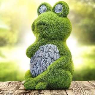 Whimsical Solar-Powered Frog Statue with Light-Up Eyes for Outdoor Garden Decor