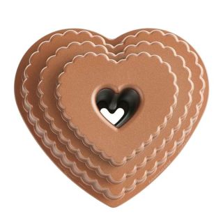 Nordic Ware Cast Bundt Bakeware Tiered Heart, 12-Cup, Toffee